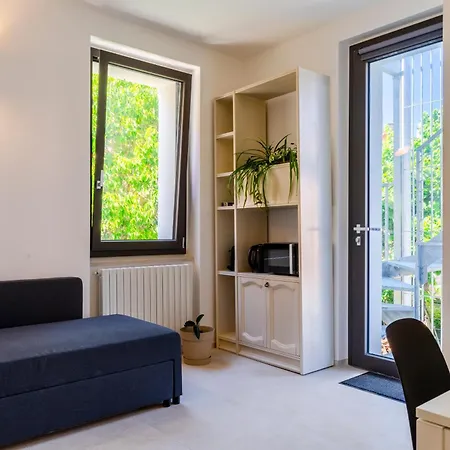 Апартаменты Magnolia House- Monolocale Con Ingresso Indipendente Чивитанова-Марке