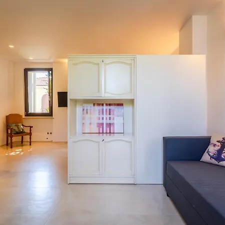 Magnolia House- Monolocale Con Ingresso Indipendente Апартаменты Чивитанова-Марке